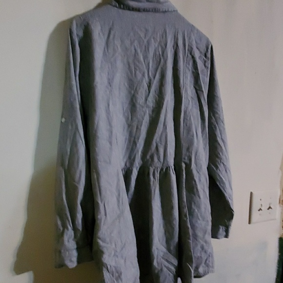 Top - Picture 2 of 2